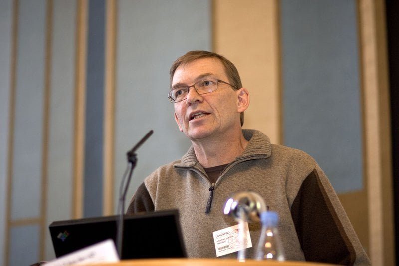 Tidligere leder af Handivid Kristian Jensen taler på konference om fleksjob i Landstingssalen på Christiansborg, 2006